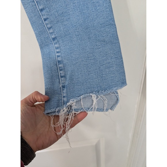 MOTHER The Insider Crop Step Fray Jeans Light Wash minimalist Women's 24 - Picture 5 of 10